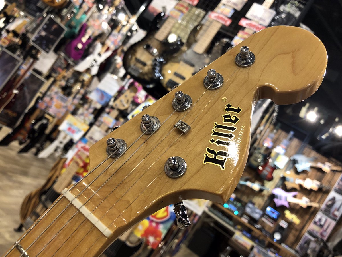 espcustomshop's tweet image. Killer KG-VIOLATOR DEACON Hot Gold Custom Black

トラディショナルなボディシェイプにKillerの良さを詰め込んだ一本。
Lace SensorのP.Uを搭載しているのでパッシブでもノイズが少なく、シングルの良さを余す事無く出力！

詳細・ご注文は↓
digimart.net/cat01/shop344/…
#Killer #LaceSensor