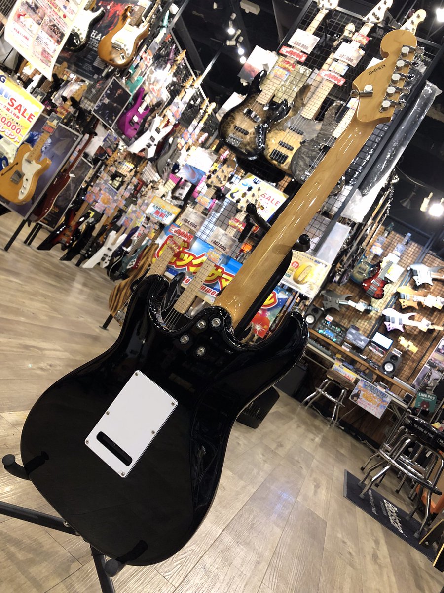 espcustomshop's tweet image. Killer KG-VIOLATOR DEACON Hot Gold Custom Black

トラディショナルなボディシェイプにKillerの良さを詰め込んだ一本。
Lace SensorのP.Uを搭載しているのでパッシブでもノイズが少なく、シングルの良さを余す事無く出力！

詳細・ご注文は↓
digimart.net/cat01/shop344/…
#Killer #LaceSensor