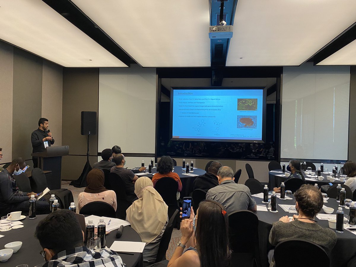 AlvinHee_MY's tweet photo. #ISCE_APACE @ChemEcol_org Peter Biwer as final presenter in the Future Generations of Chemical Ecology chaired by Andrès Gonzalez @agonzal29 Good talk! The future is bright! Frontiers family in chemical ecology is set to expand! All in waitingx Get ready folks! @wsleal2014 https://t.co/vGS9PdyFNW