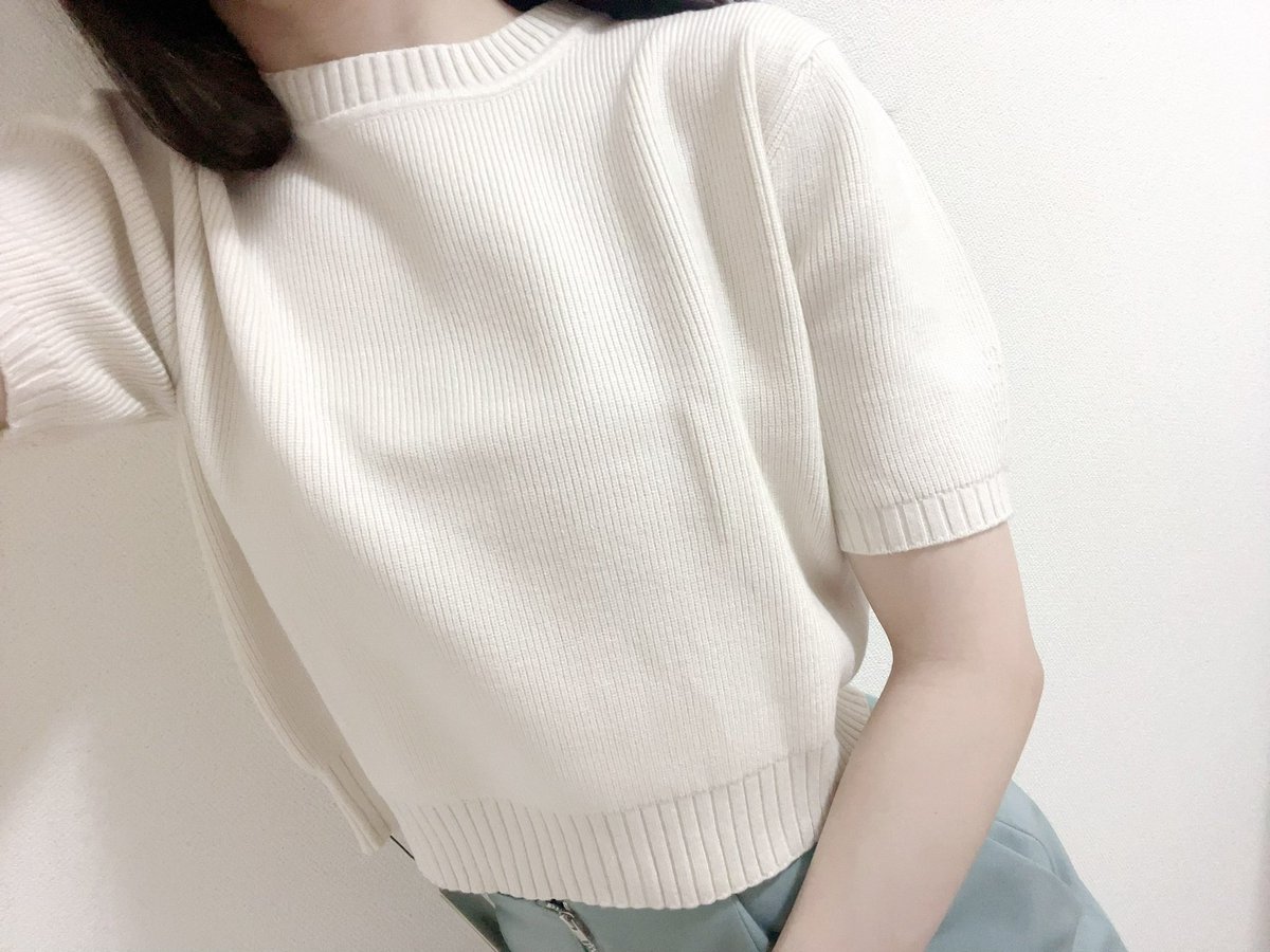 _yu_reomeron's tweet photo. 通勤服はGRLにお世話になりまくる🌼

パフスリーブニットトップス[cu216]
生地もしっかりしてて、形も可愛くて大当たり✌️

袖とか首周りのザ・ニット🧶って感じのデザインが秋を感じられて好き🍂 https://t.co/AdtF7JXcYy