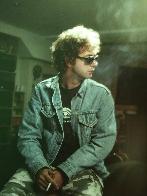  liam today is gustavo cerati\s birthday, the one from soda stereo, tell to him happy birthday 