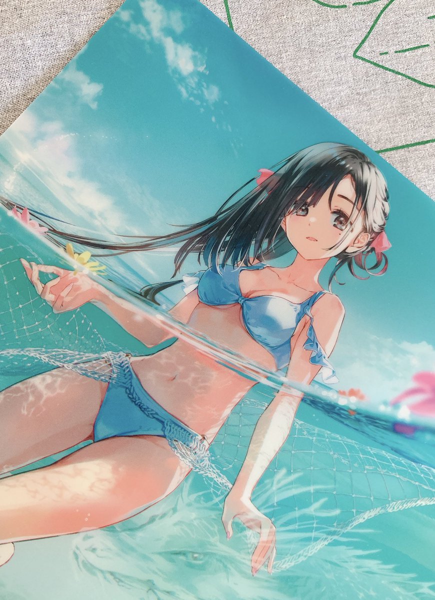 「ペーパー以外の新作、実物も綺麗にできあがりました!バックのテクスチャー感も夏っぽ」|Tivのイラスト