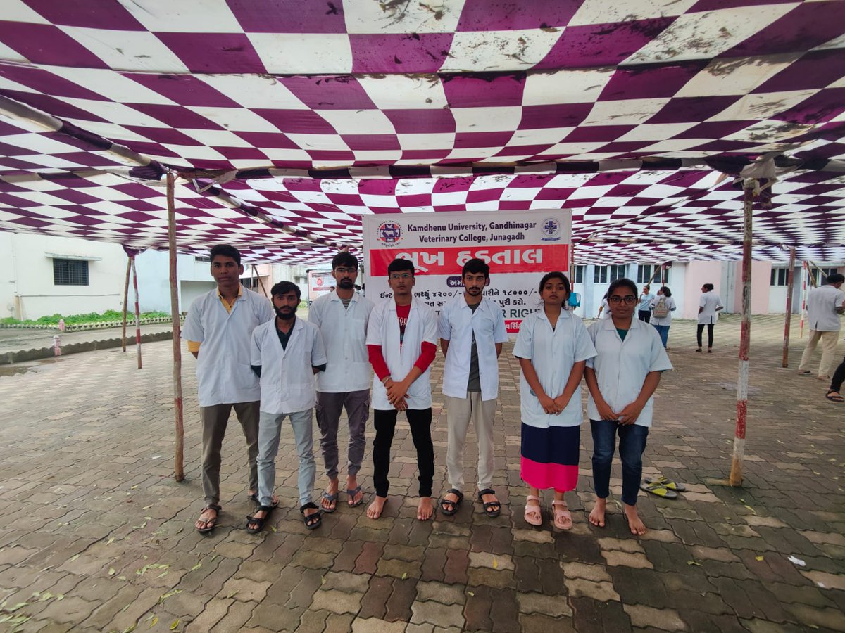 shaktisinj's tweet photo. Hunger strike 
#increase_guj_vet_stipend
@PRupala 
@CMOGuj 
@PMOIndia 
@KanuDesai180 https://t.co/yF0071pWb1