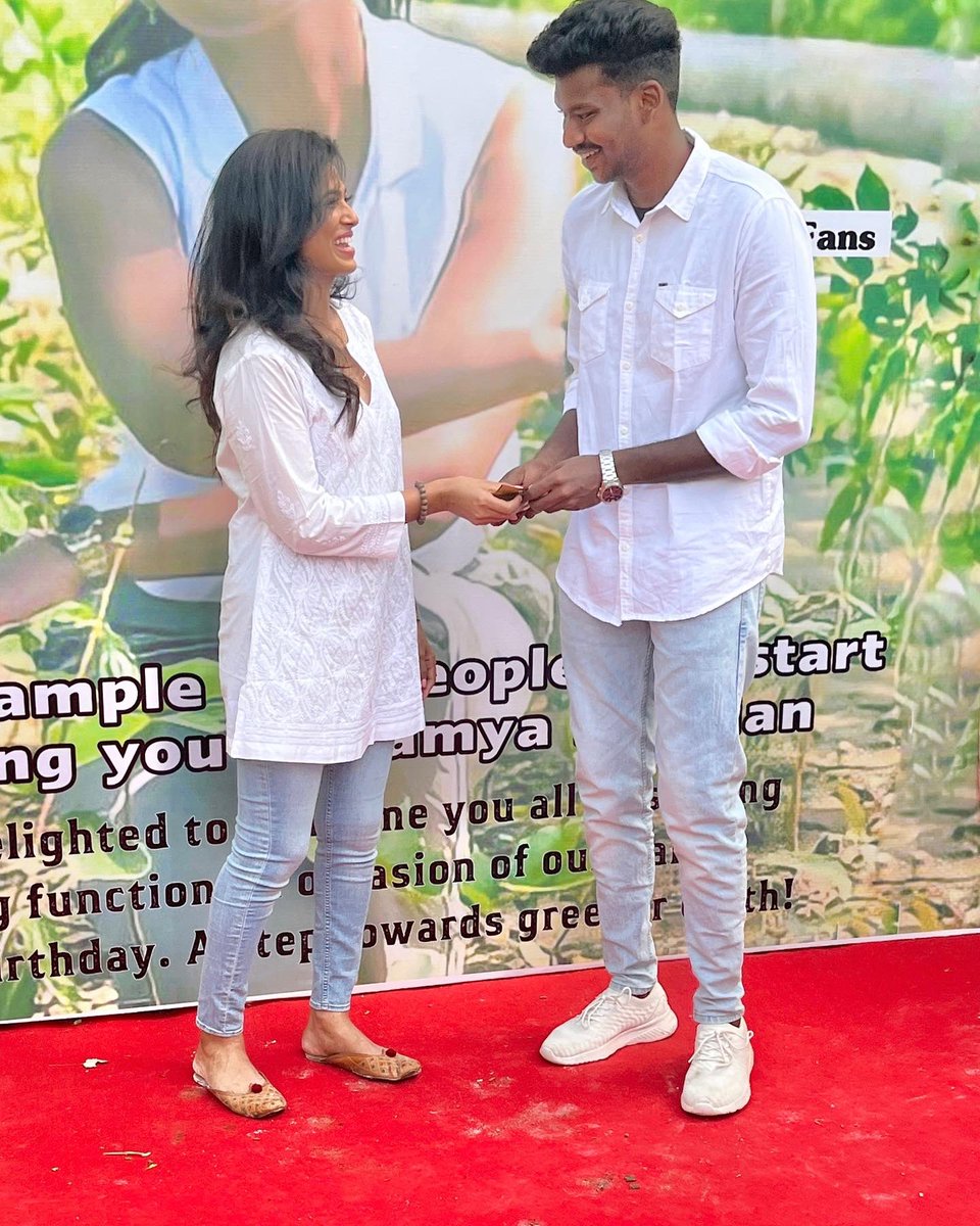 Dhasarath005's tweet photo. Her smile that could light my heart🦋💫                                                                   My Only Happiness ✨.                                               #RamyaPandian https://t.co/b5JN0Fyhnz