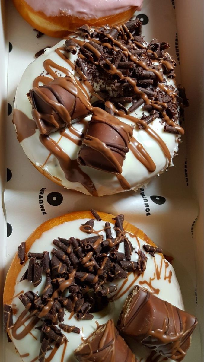 Make gossips sweet with #chocolate #donuts 😋😋😋
#Girlfriends