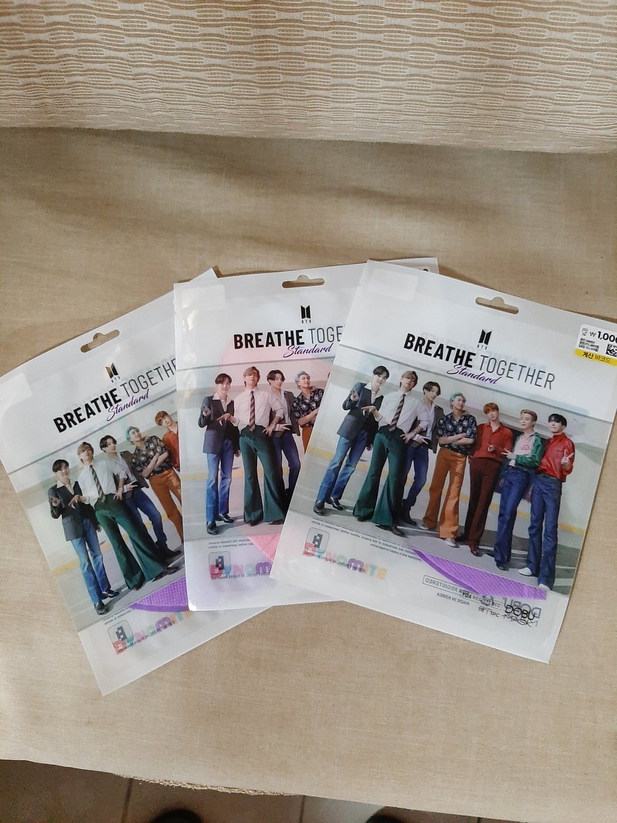 SChngkh's tweet photo. ได้รับของแล้วค่า น่ารักมากมาย #k_pop_shopee https://t.co/hXe4u5zlz6