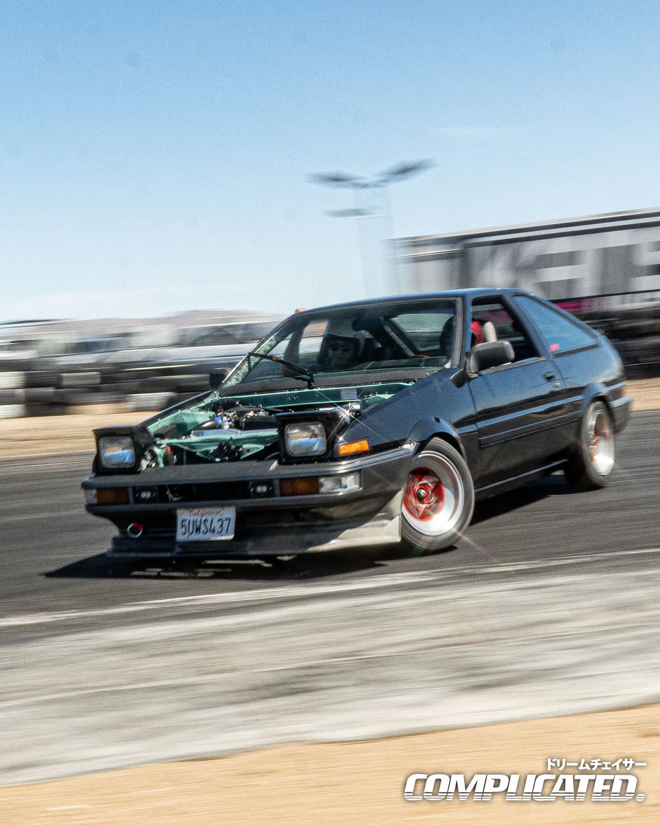 complicatedus1's tweet photo. Snaps of a few Corollas 8/6 Day at AVS! #ae86 #toyota #trueno #initiald #drift #japan #te72 #4age https://t.co/tfFzoabXQM