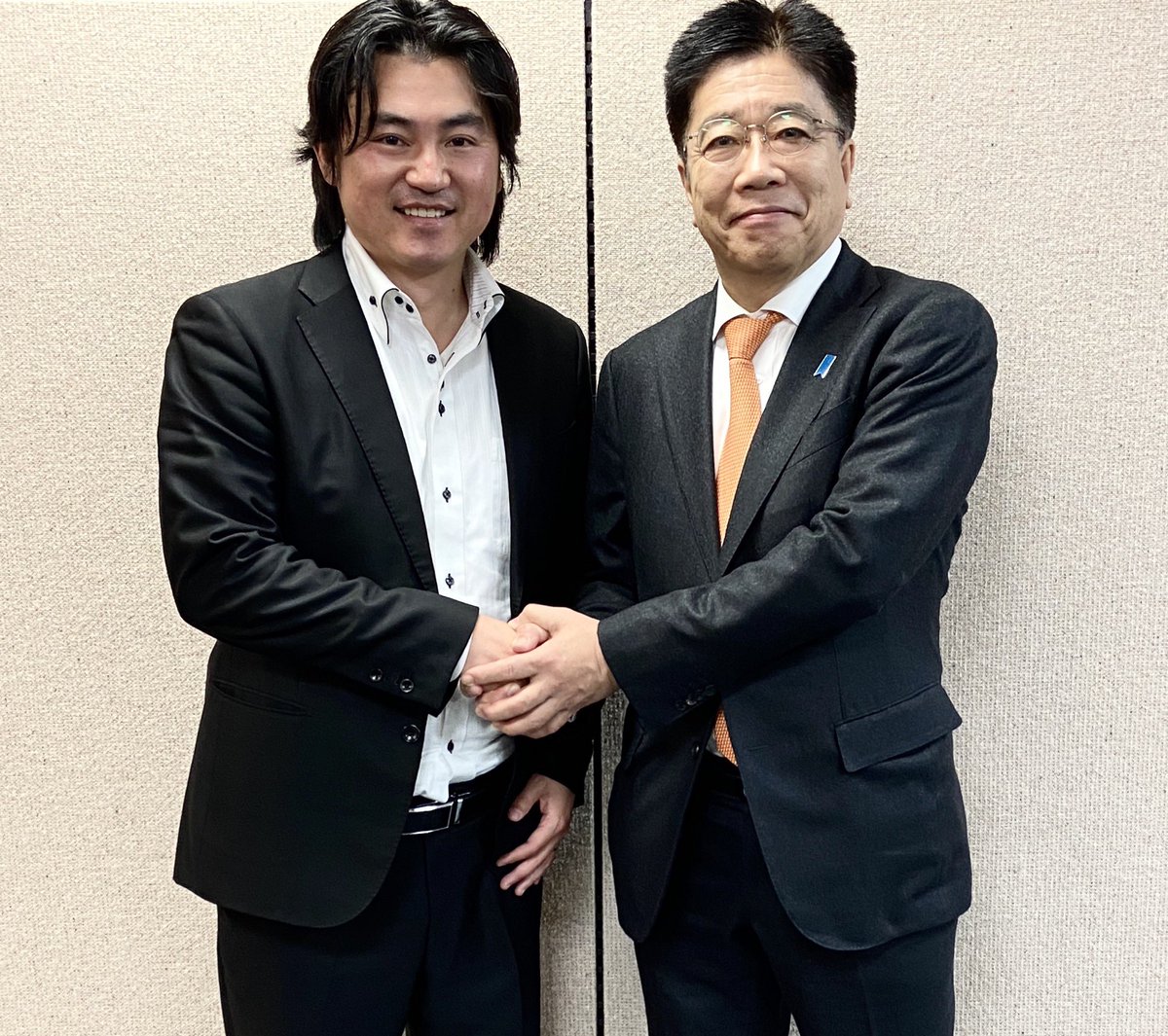 加藤さん、厚労大臣として3度目の再入閣おめでとう御座います🙌

🇺🇸ロスから応援📣

地元岡山の仲間も応援📣

写真はコロナ直前で2度目の厚労大臣の時。
<a href="/KatsunobuKato1/">加藤勝信</a> <a href="/MHLWitter/">厚生労働省</a>
