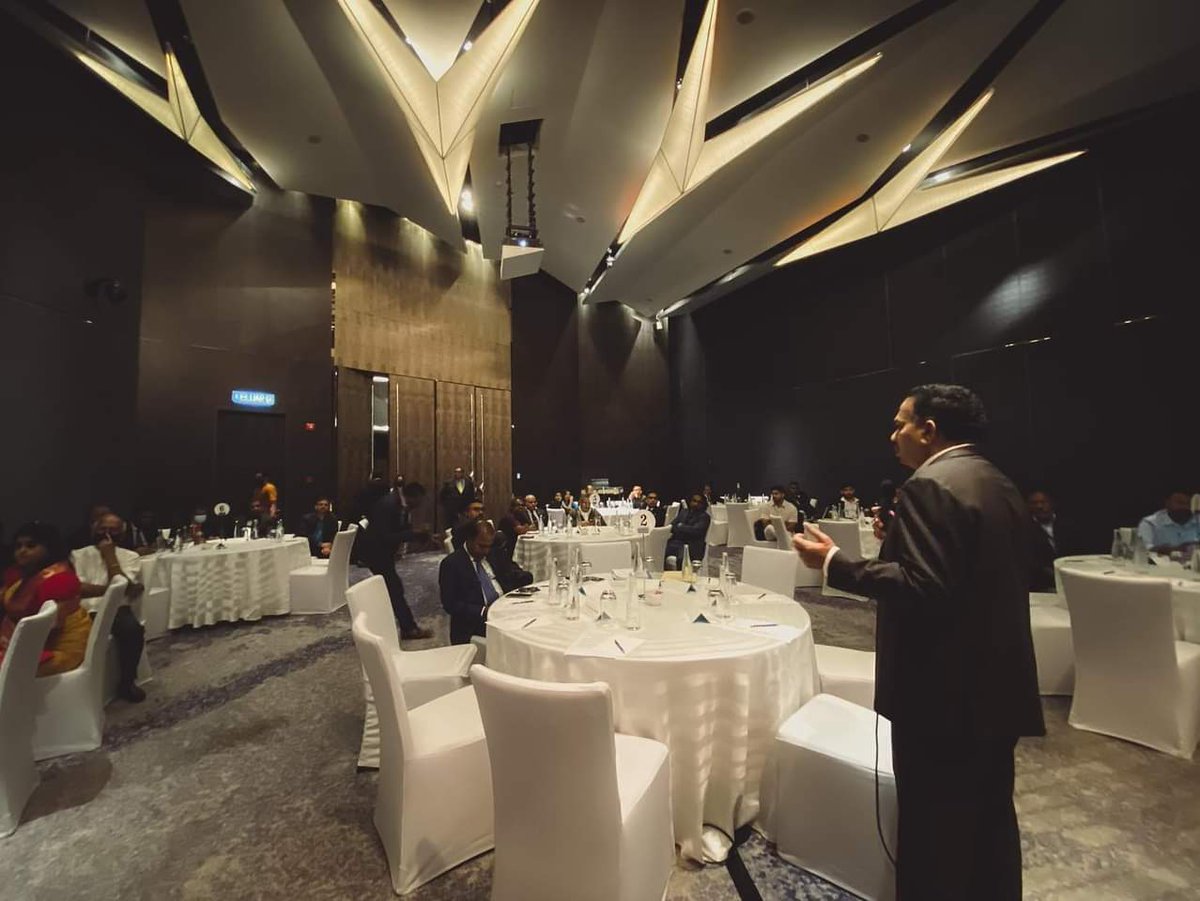 MIC_Malaysia's tweet photo. He also emphasized that all stakeholders have to work hand in hand to ensure the efforts are inclusive & transformative.
#TSV #TanSriSAVigneswaran #MICPresident #INFOMIC #MICNews #MICMemimpin #MICLeads #MICCares #MICPrihatin #MICMalaysia #ICC #MIB #BarisanNasional https://t.co/CDCZDpNJpz