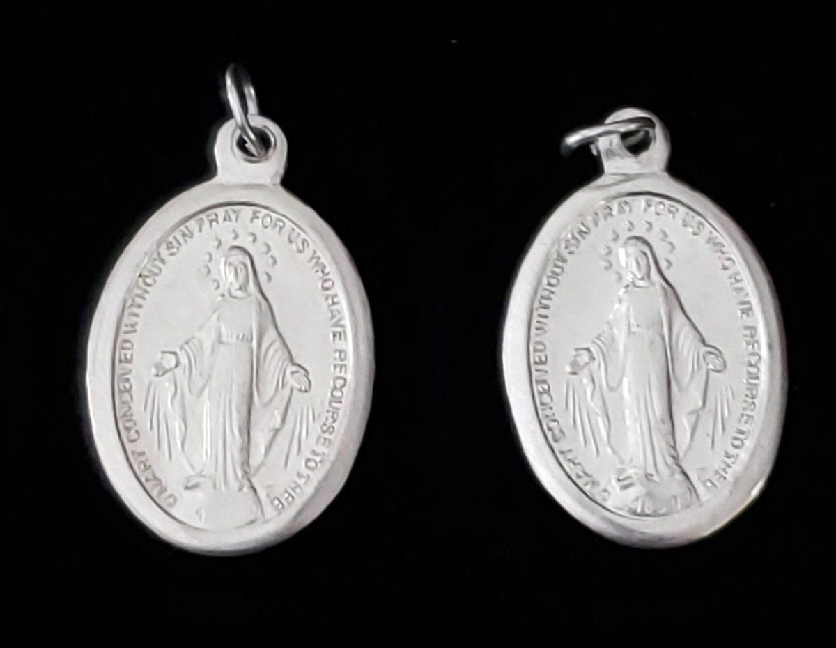 atticesoterica's tweet photo. Vintage Pair Of Unsigned Miraculous Medal/Medal Of Our Lady Of Grace Medallion, Silver Colored Metal Catholic Medal, Mother Mary https://t.co/lbwjSwJ8XK #Antiques #Vintage #BestOffer #Collectibles #Curios #Etsy #AtticEsoterica #RetroCross https://t.co/EVEtsrSzPC