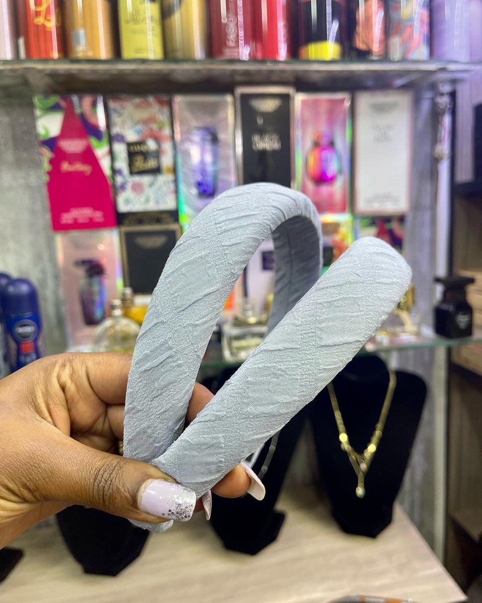 KissandmakeupU's tweet photo. How cute are these hair bands 😆Get one at only 10k! WhatsApp us on 0773 331 513 or find us at Grandcorner house level 3 shop 250 https://t.co/dtFvt5S9Va