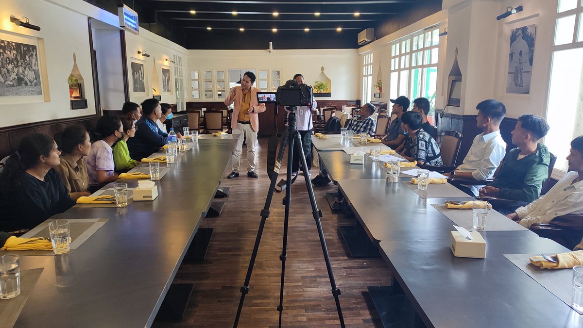 FOUNDProject_'s tweet photo. 🔴Highlights!
Yesterday, TLMN's #FOUNDProject Lalitpur Cluster conducted a Motivational Session with 27 Deaf who are young, energetic and striving to get the job. The session was very fruitful as it has encouraged them to engage into the employment activities and be independent. https://t.co/qlKSyJUP7J