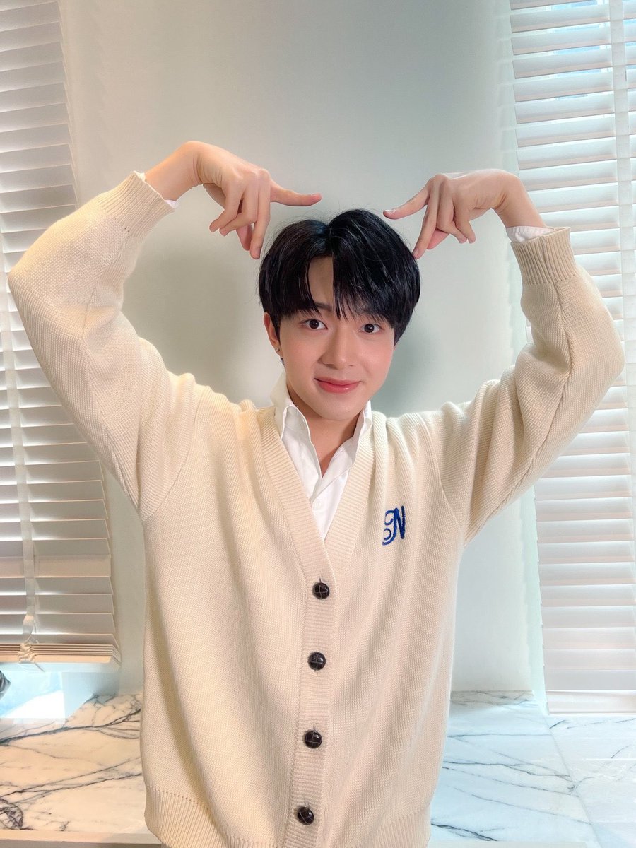 76yychen's tweet photo. I'm ready
 #LOrealNewExOilxNunew https://t.co/IxPpdRFget