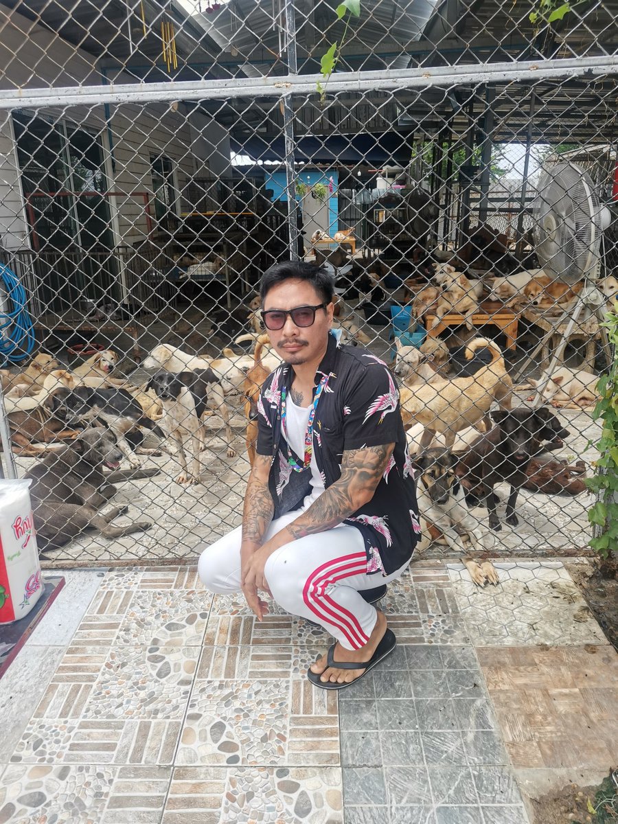 Mezaxzy1's tweet photo. บริจาคของใช้ให้น้องๆครับ https://t.co/DAKDxm5U42