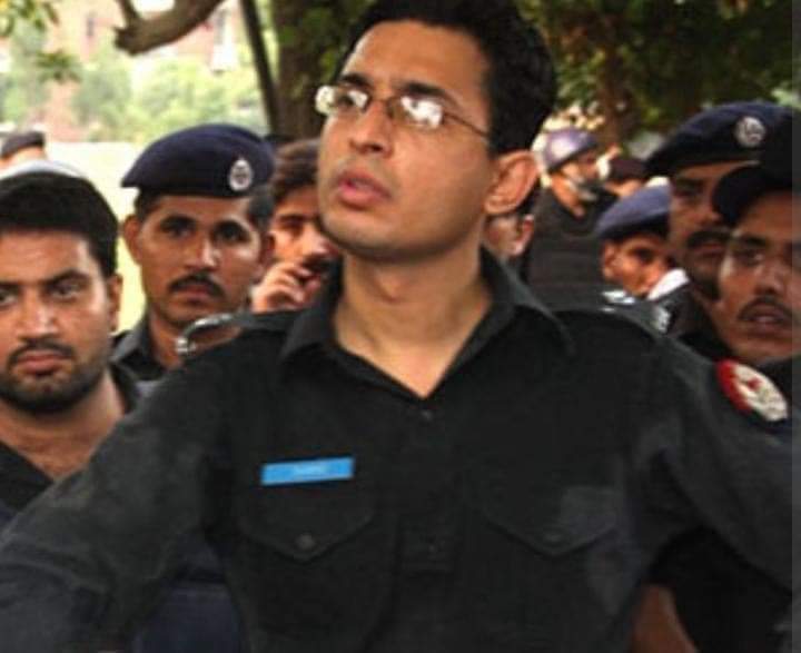 shokia85's tweet photo. SP Tariq Aziz appointed as DPO Sargodha is accused in #ModelTownMassacre case &amp; its a joke with the families of Model Town martyrs, not only him but every police officer involved in the massacre should be removed from their posts.
@mooniselahi
@GandapurPAT 
@ChParvezElahi https://t.co/VXXE841oTU