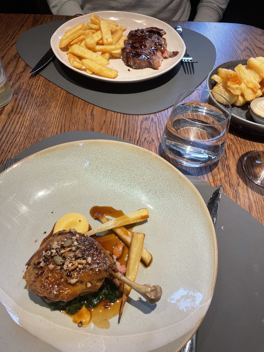 1000giggles's tweet photo. #ToteBar&Dining โฆ@TheValleyโฉ #Outstanding #Food #WineList #Service #EatLocal #InThePonds #MooneePonds #3039 #Delish ๐ ๐คฉ๐งก๐๐ https://t.co/syGYt5FOWs