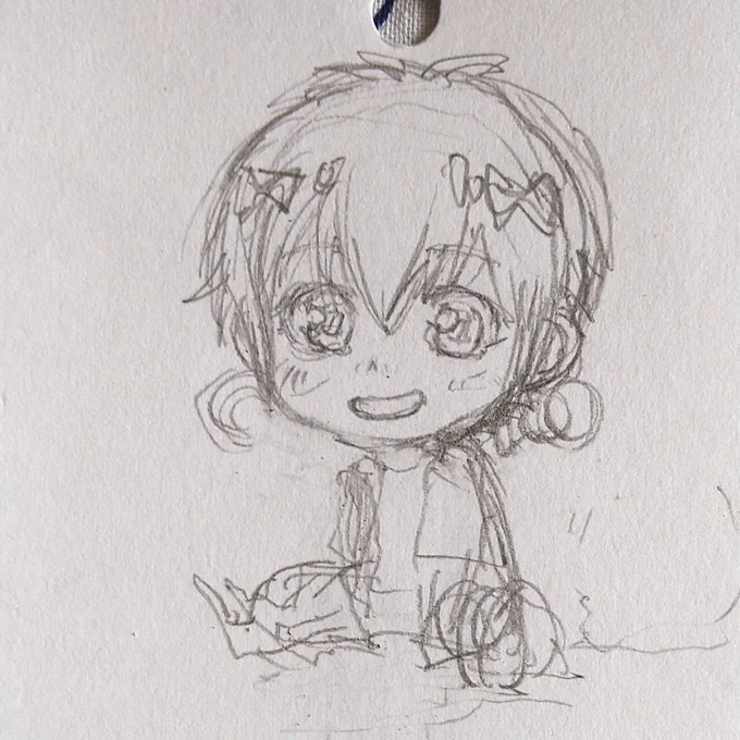 久しぶりに紙に描いてみたら手元がよく見えない。ポーズも決めかねてる。絵が変わりすぎてる。ちび栄純。この先、描き進めるか迷ってる。#ダイヤのA 