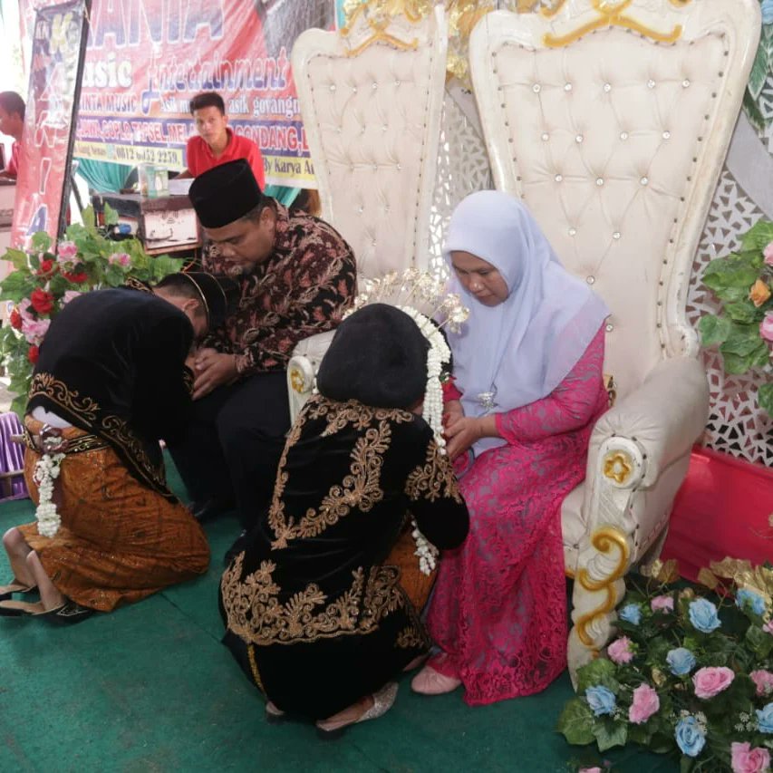 ArifRomadoni's tweet photo. Barakallah Ismail Rizky Hasibuan, S.Pd dan Ranilia Savitri, S.Pd pada hari Rabu, 27 Juli 2022 Pukul 09.00 wib. https://t.co/uPS7Ye4URw