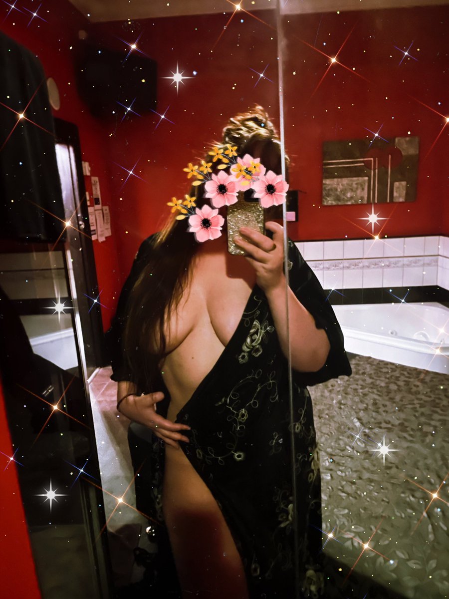 satine_starr's tweet photo. Tonight for your pleasure @LStarr201 https://t.co/cGkPHQEHoI