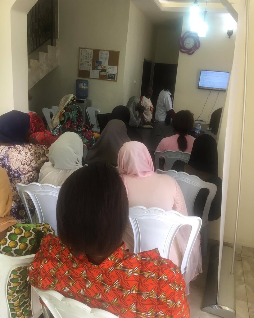 sesorafrica's tweet photo. Final day of the 3-day “Advanced Business and Financial Literacy Training” has commenced!
Swipe 👉🏽
Spot a representative @BeckyBeckysleek from our partner @Grooming_Centre
#sesor #groomingcenter #idp #lagos #smallbusiness #training #empowerment #womenempowerment https://t.co/VwrEWk1G4R