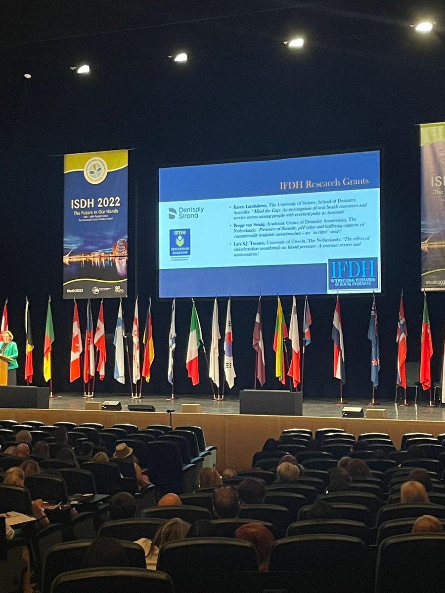 manonvanSpl's tweet image. Trots op onze collega’s Bregje van Swaaij en Lars Toonen. Beiden hebben een #IFDH research grant gewonnen #isdh2022