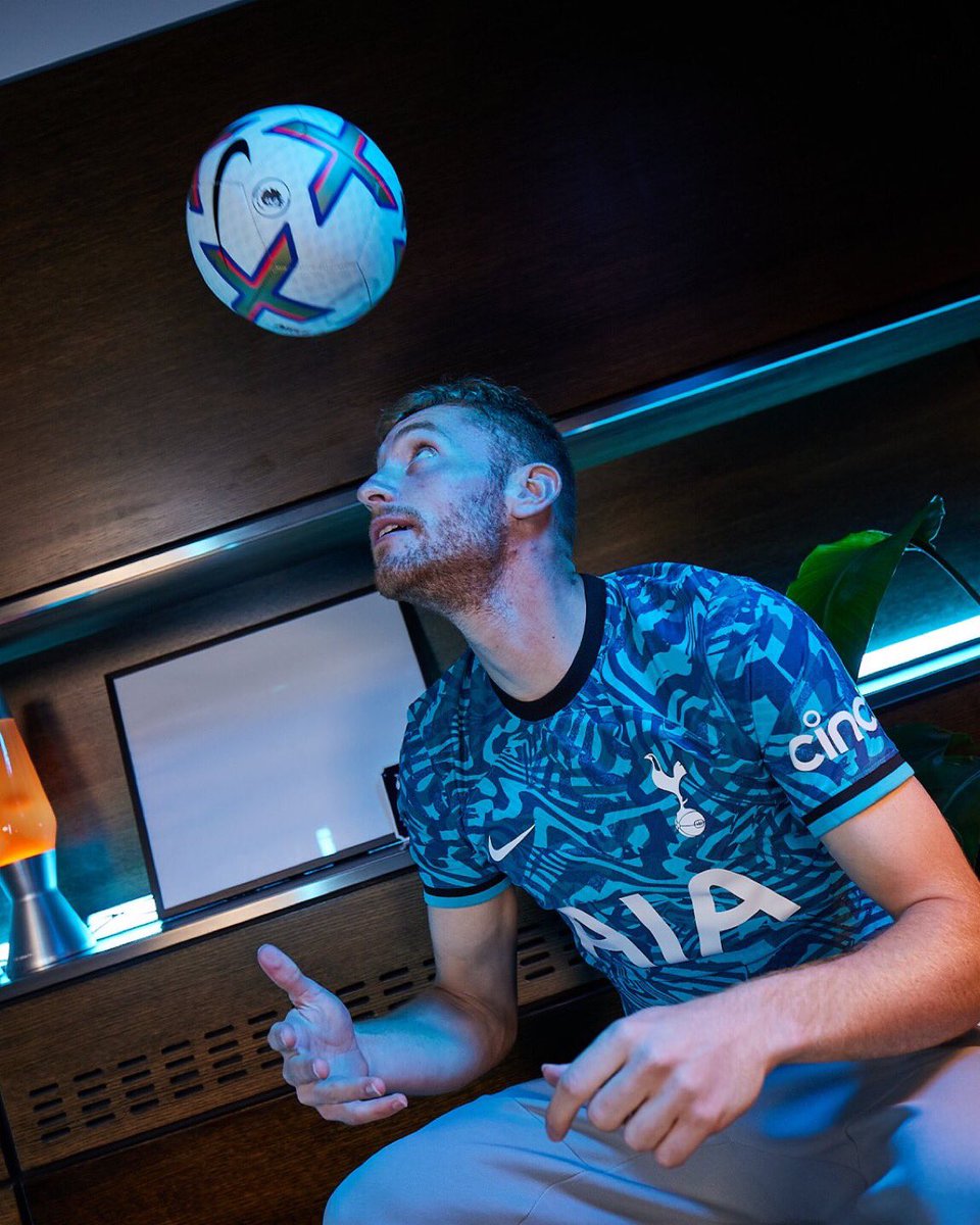 uni_forma's tweet photo. Tottenham, 2022/23 üçüncü formasını tanıttı. 
🔵
#Tottenham #Nike #DareTogether https://t.co/EzwzExlqXP