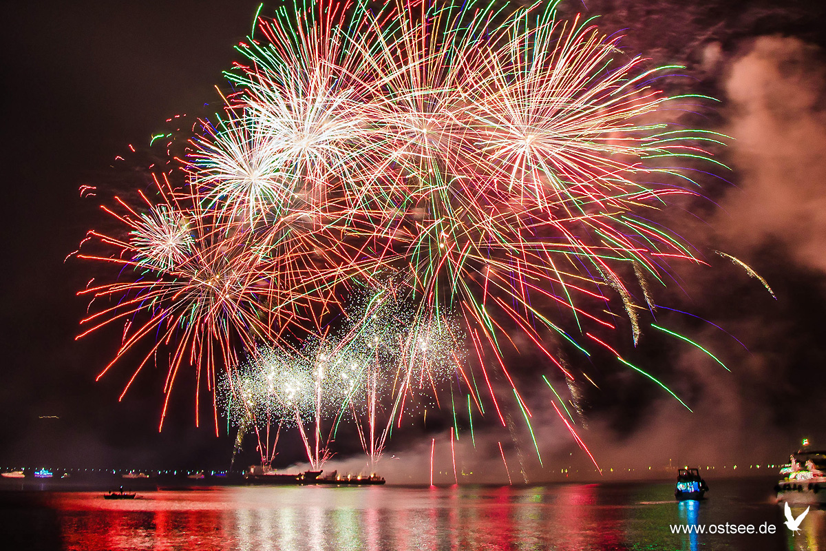 ostseeDE's tweet photo. Erlebt am 24. September 2022 im IGA Park #Rostock eine beeindruckende #Feuerwerksshow #Pyrogames mit spektakulärem Rahmenprogramm!
Mehr auf https://t.co/GRtSf30FLt https://t.co/3MkcarwbwK