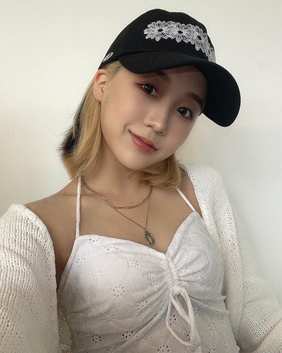 iscream_twt's tweet photo. 🥐💕💕

#HINA #히나
#ISCREAM #이스크림 https://t.co/dgRkADgZHR