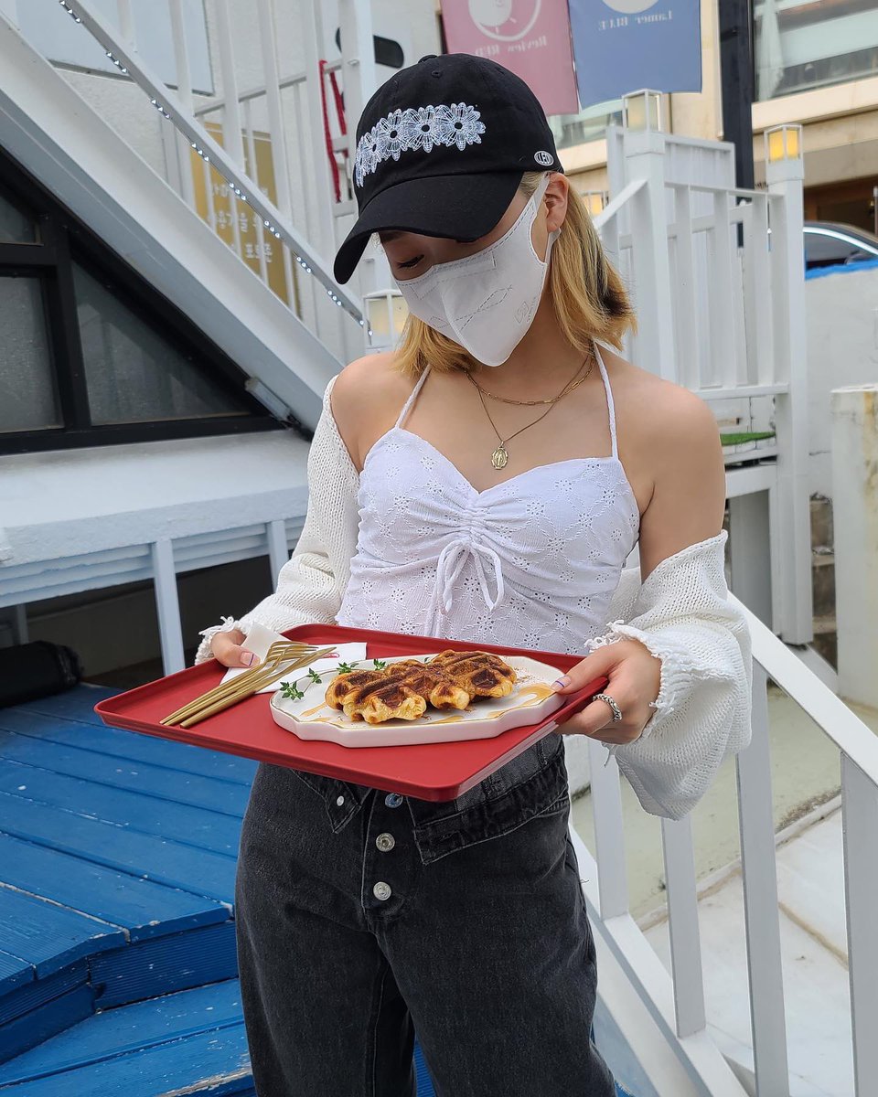 iscream_twt's tweet photo. 🥐💕💕

#HINA #히나
#ISCREAM #이스크림 https://t.co/dgRkADgZHR
