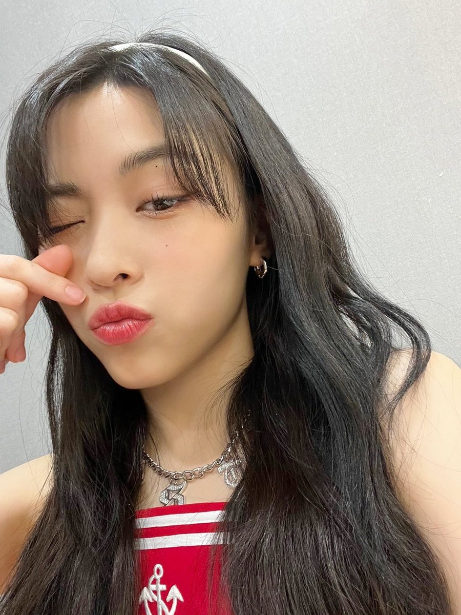 Image for [M Countdown] Believe it! Thank you so much for giving me such a surprise 💖 A surprise selfie gift from ITZY that I believe in for 365 days🎁 👑 M/V https://t.co/eYgsAii0zH ♟ ALBUM https://t.co/SWdnA4x8l8 ITZY MIDZY @ITZYofficial ITZY_CHECKMATE ITZY_CHECKMATE ITChall_CHECKMATE ://t.co/USh2eSmU8B
