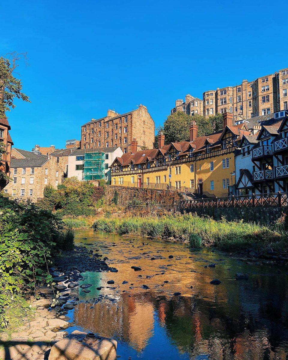 Good morning from <a href="/playbill/">Playbill</a>! Did you know that more than 75% of Edinburgh’s buildings are historically protected? Check out some of the city’s beautiful and storied architecture. #PlaybillGoesFringe #PlaybillsFirstFringe