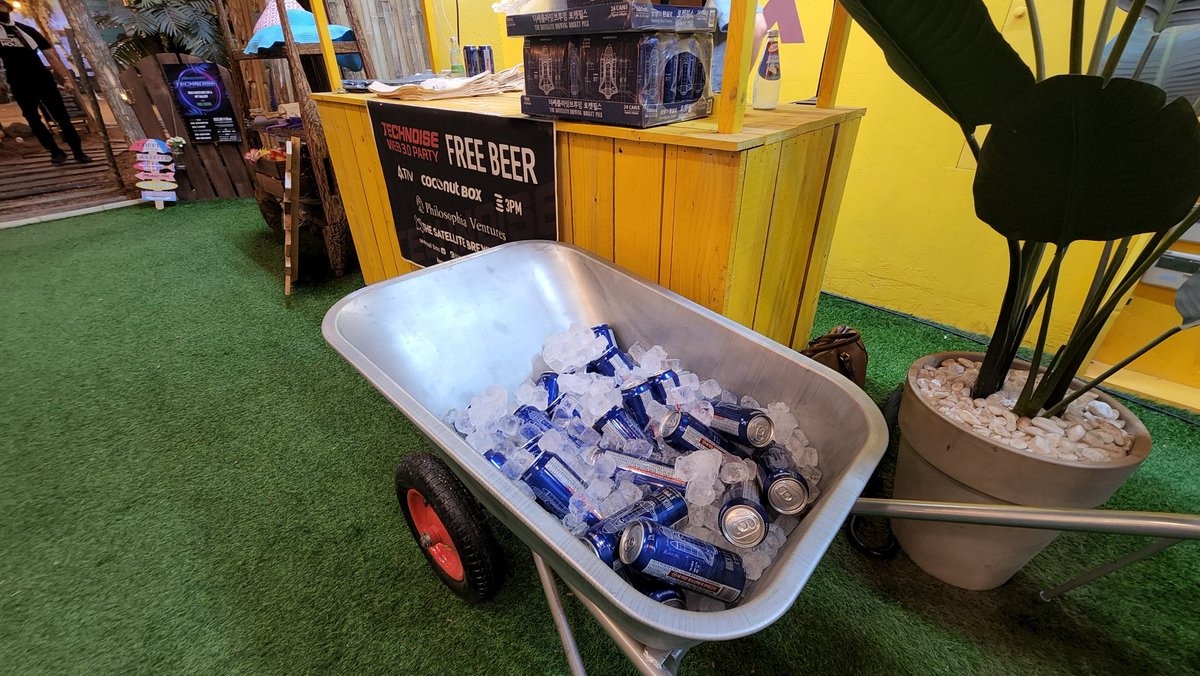 ativ_official's tweet photo. Drinks and Foods are Ready!!!
#Technoise #KBW2022 #SideEvent #Party https://t.co/IxiFbLvyVf