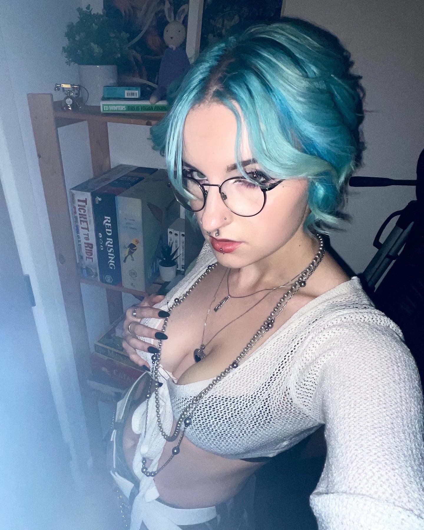 TW Pornstars - Lyra. Twitter. wanna play some board games? :3. 10:42 AM -  11 Aug 2022