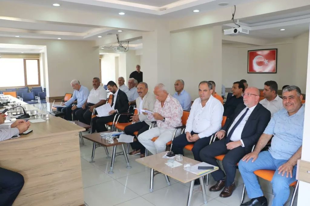 📍AK Parti Hatay İl Başkanlığı

Ağustos ayı Büyükşehir Belediye Meclisi AK Parti Grup Toplantımızı, İl Başkanımız <a href="/ademyesildal/">Adem Yeşildal.🇹🇷</a> başkanlığında, Milletvekillerimiz <a href="/HuseyinYayman/">Hüseyin Yayman🇹🇷</a> ve <a href="/hsanverdi/">Hüseyin Şanverdi</a>’nin katılımlarıyla gerçekleştirdik.

#AKpartiHatay