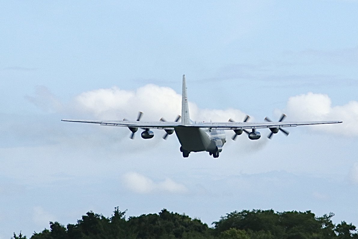 blue10082's tweet photo. Thailand C-130 Hercules
RTAF116
R/W18↘︎ 2022.08.11
#横田基地
#RJTY
#Thailand https://t.co/D9tRN5623G