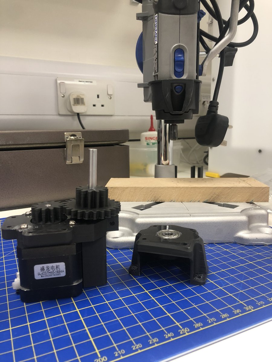 Hard at work, "building" time at the lab w/ <a href="/MarkMain_/">Mark Main</a> 😉
Building our own #openaccess peristaltic pumps for our #microfluidics project! Thank you for the suggestions, <a href="/V_Saggiomo/">Vittorio Saggiomo (@Vsaggiomo@bsky.social)</a>. 
We eventually found ourselves this fantastic paper rdcu.be/cTr4Z!📜