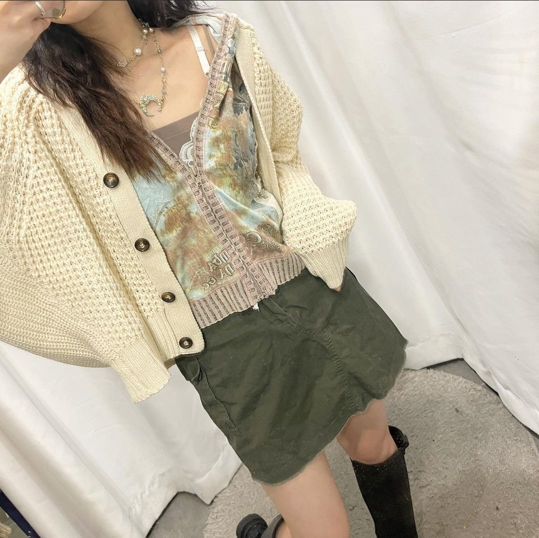 oppaarigato's tweet photo. #옷벼룩 #벼룩 #빈티지벼룩 #빈티지
미스터빈티지 코디셋 양도합니다
옷입는 스타일이 바뀌어서 양도해요
원가 10.2 
판매가 8.0
치마 미포함 한번도 착용안한 새상품 https://t.co/C1i6egQ1ND