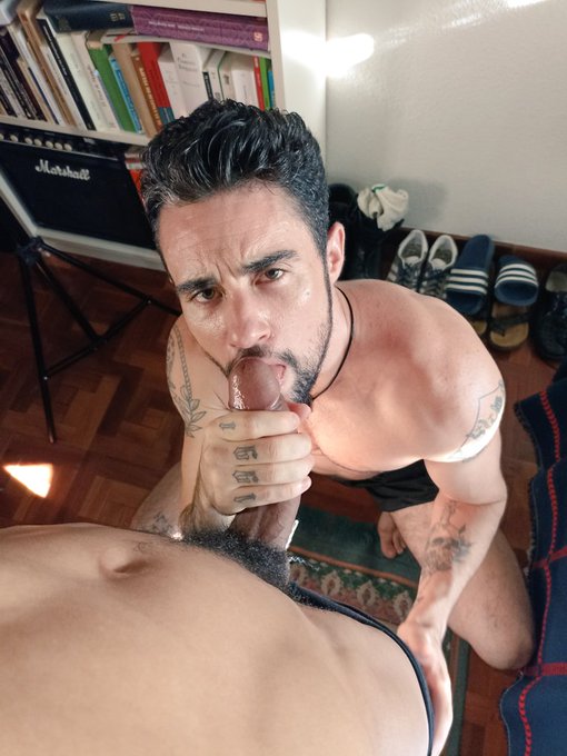 1 pic. Pero no sabe lo rico que la pasé con este niño @DeexVictor ????? pronto verán ? https://t.co/fZeSR6CYWV