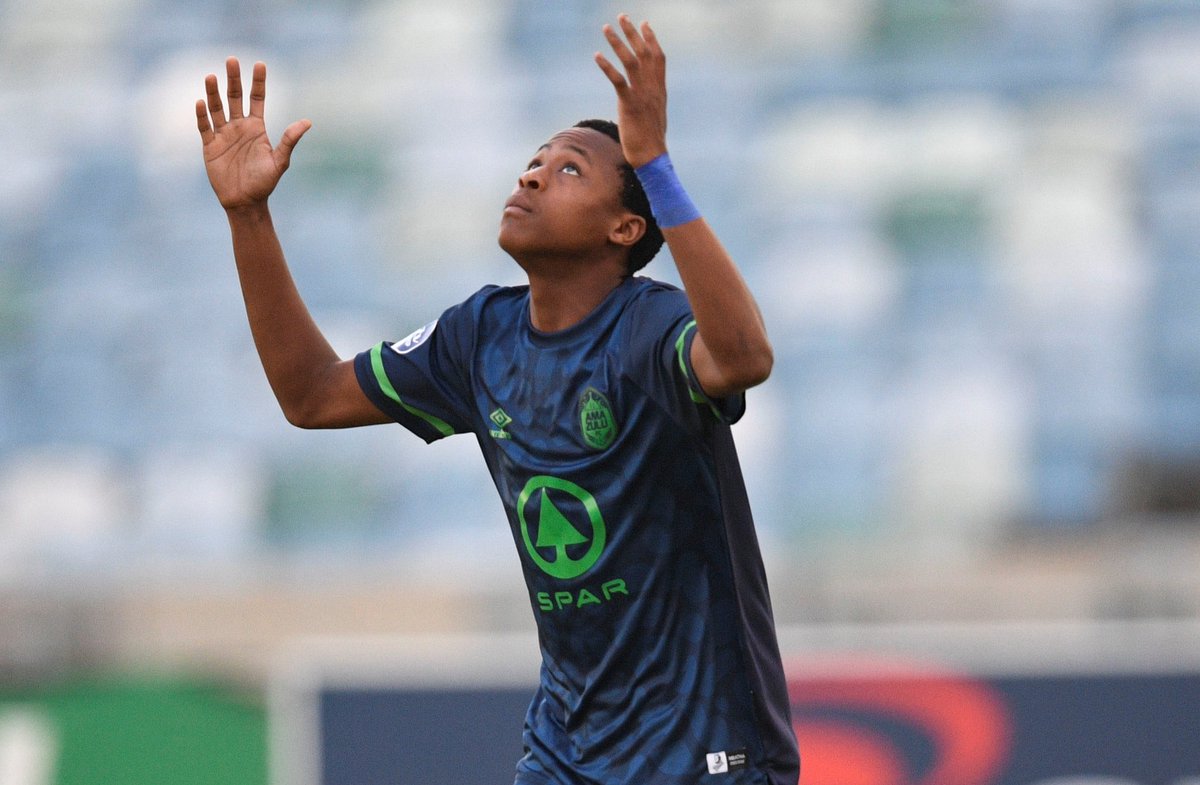 diskishandisa's tweet photo. #amazulu believes Izulu will play a role this season. Amajita athi ar ready; sengathi kubi kakhulu akekho othi mncane kule season.... sole sizwe🇿🇦

@asidlali #asidlali #psl @amazulu_fc #endurade @enduradesports #DiskiShield https://t.co/8s2wnG6lzr