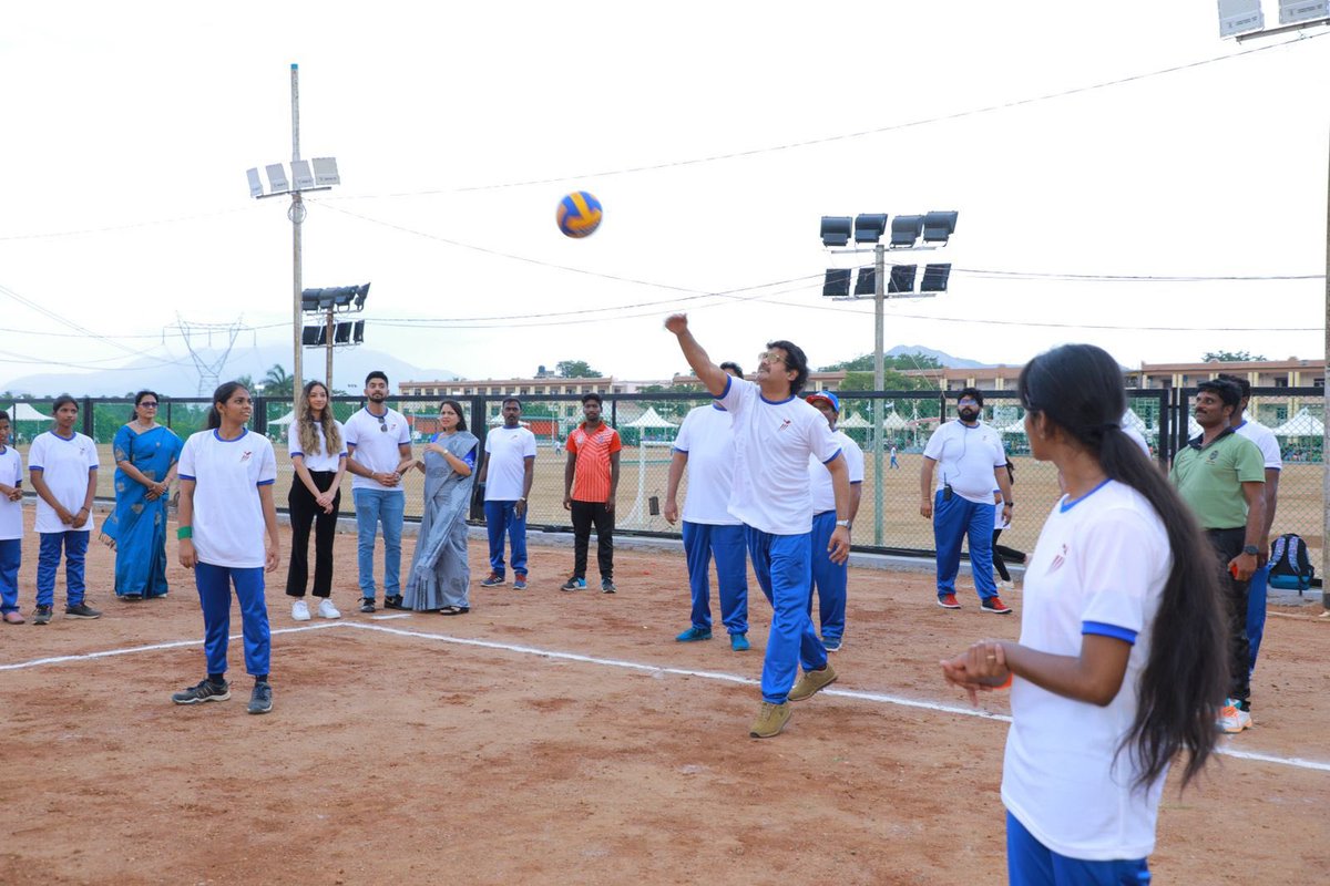 SALEMSHARAVANAN's tweet photo. The grand launch of ‘Variyar Sporters’ at #VMKVMC campus in Salem. Multiple facilities have been created in the play ground of the medical college for the students/staff benefit. #VMRF #VinayakaMissions #KVSTAR https://t.co/sWBaU4pwjs