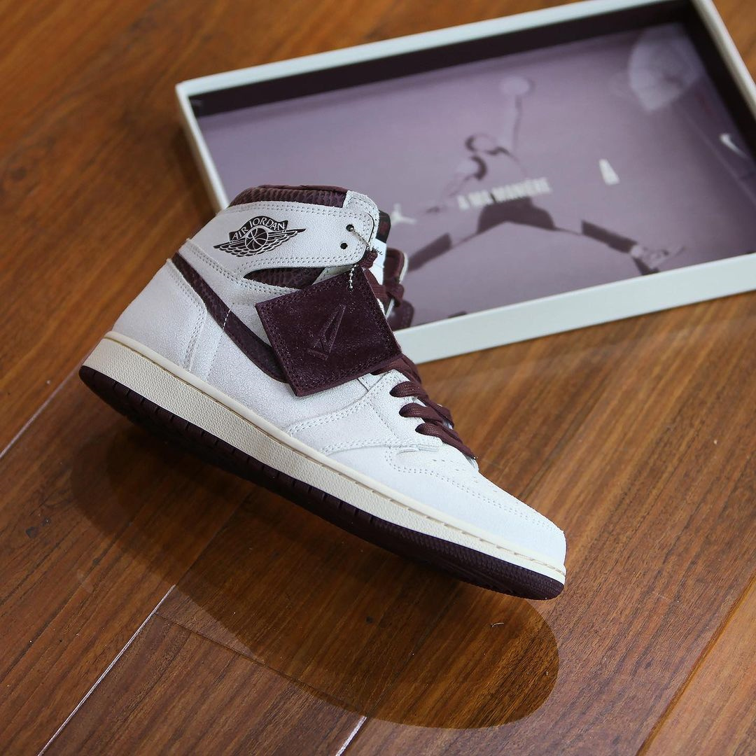 WolffMaribel's tweet photo. A Ma Maniere x Air Jordan 1 High OG 7
A great blend of materials on this pair.Homepage with website link
#nike #AMa #Maniere #AirJordan #Jordan1 #HighOG #AMaManiereJordan1 https://t.co/qNCha8lwlj