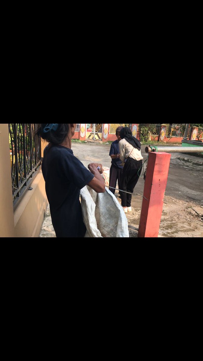 ageetase's tweet photo. penugasan aksi kita membuat kita lebih bersyukur lagi atas apa yang kita miliki sekarang, karena banyak orang diluar sana yang sangat membutuhkan bantuan dari kita semua. 

#VOKASIIMPACT 
#VOKASIJUARA 
#MPKMB59SVIPB 
#TheGlimpseStoryofGatamalaAgrinawa https://t.co/D4qPrUNDeX