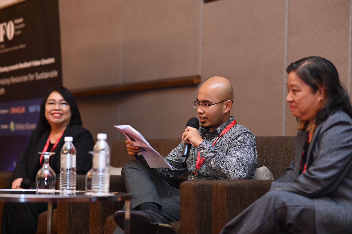 QuestexA's tweet photo. Haikal Uzir, C.A. (M), ACCA, Dr Esther A. P. Koisin, Yvonne Khoo discussing 'The Future of the Malaysian Tax Regime: Impact on Cross-border Operations and Regional Expansions'

#QuestexAsia #CFOMY22 #chieffinancialofficer #liveevent #malaysia https://t.co/kPqvwIJiDu