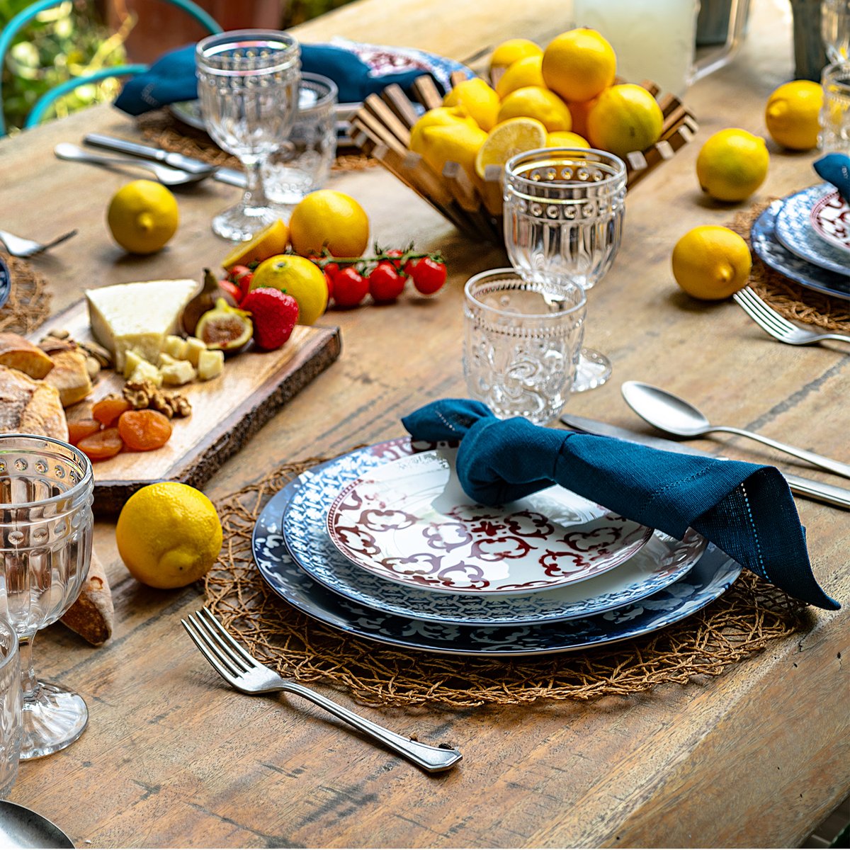 RoomoursHome's tweet photo. اخلق اجواء ايطالية مع طقم عشاء متكامل بطابع أندلسي !​​

Bring a little bit of Italy to your table with this new Andalusia complete dinner set! ​

#Roomours #Tableware #Interior #Homedecor #Dinnerset #Colorful #Cutlery #Italiantheme #Ladolcevita