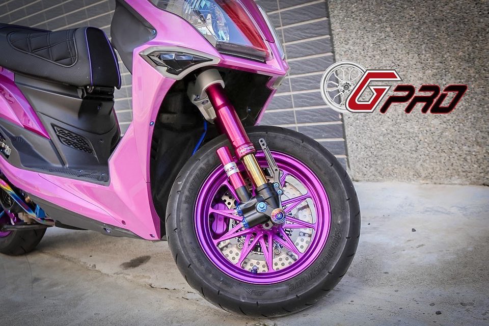 G_protech's tweet photo. Awesome purple match.
.
Get yours now!!!
.
________________
Like - Follow - Share
________________
.
#SYM #jetsl #jets #jets125 #jetsclub #Nmax #yamahanmax #yamahaforce #yamahaforce155 #yamahasmax155 #Xmax #gryphus #smax #smax155 #yamahasmax #yamaha #cygnus #cygnusx #gogoro https://t.co/CYagekEnk6