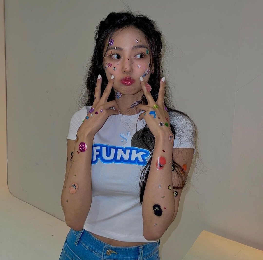 clchebul's tweet image. this genre of clc &amp;gt;&amp;gt;&amp;gt;