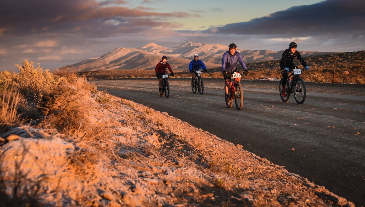 Can <a href="/YolandeDV7/">Yolande de Villiers</a> become the first woman to win the #TransBaviaans Race overall when she teams up with <a href="/DrikusCoetzee/">Drikus Coetzee</a> for the 2022 edition on Saturday? They'll have to beat the defending champions and last year's runners up to do so. Find out more here:  diverge.info/2022/08/10/tra…