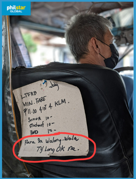 PhilstarNews's tweet photo. ‘PARA SA WALANG-WALA TY LANG OK NA’ 🥺
 
A netizen from Obando, Bulacan captured this heartwarming note from a jeepney driver plying the Divisoria-Sangandaan route on Tuesday, Aug. 9, 2022.

📸 Ian Macalanda | via John Marwin Elao (@jmarwinelao) https://t.co/L11NeuJVis