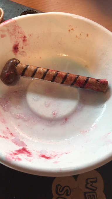 かくて邪悪なサメは葬られたが哀れな被害者は足だけを残すことになった 