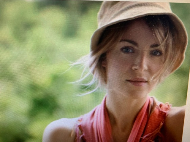 Happy Birthday to Gemma Hayes today, the pride of Ballyporeen. 